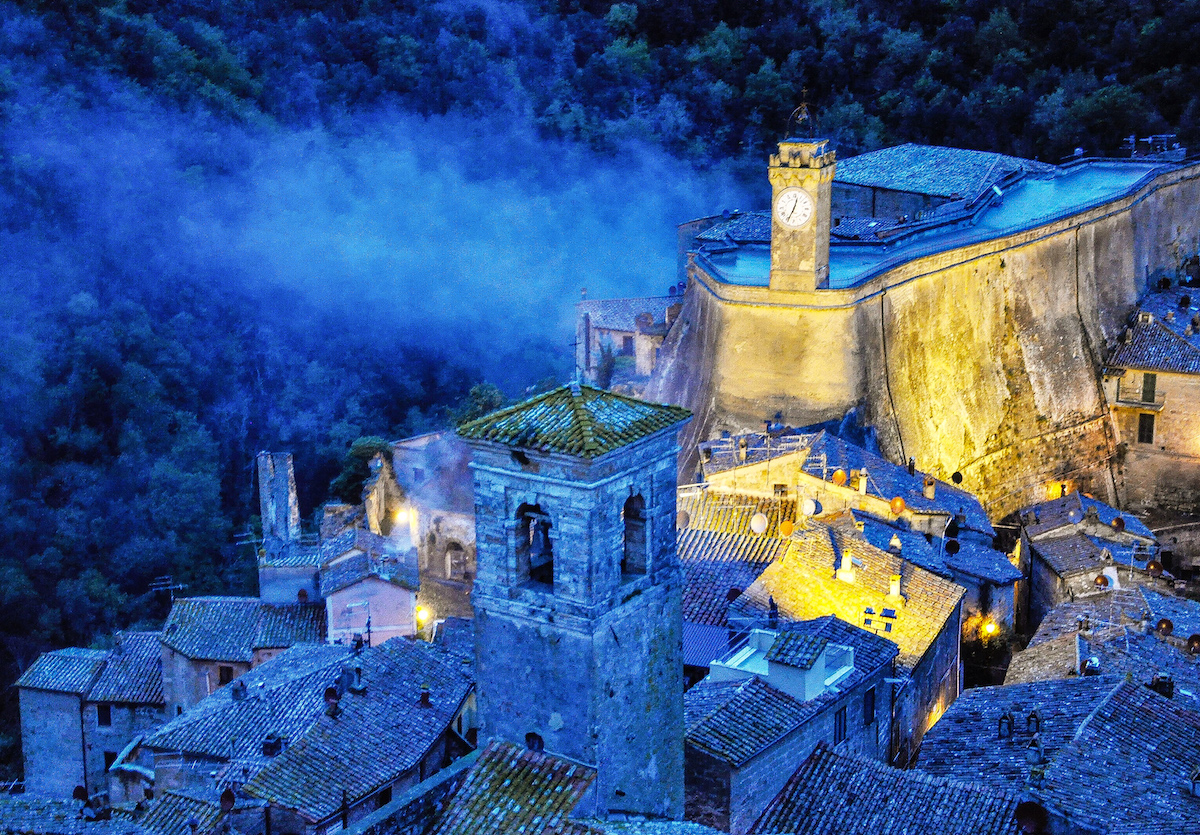 Night in the town of Sorano Italy
